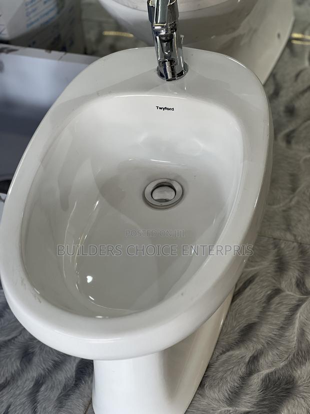 Bidet Port · Photo 2