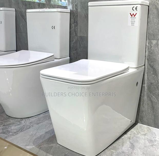 Elegance Pro Water Closet · Photo 2