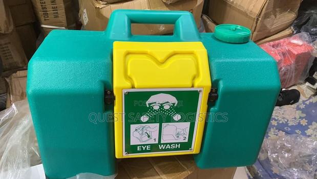 Eye Wash Station · Photo 4