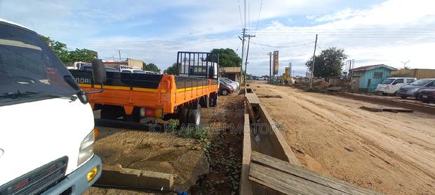 Hyundia 5ton Truck photo 3