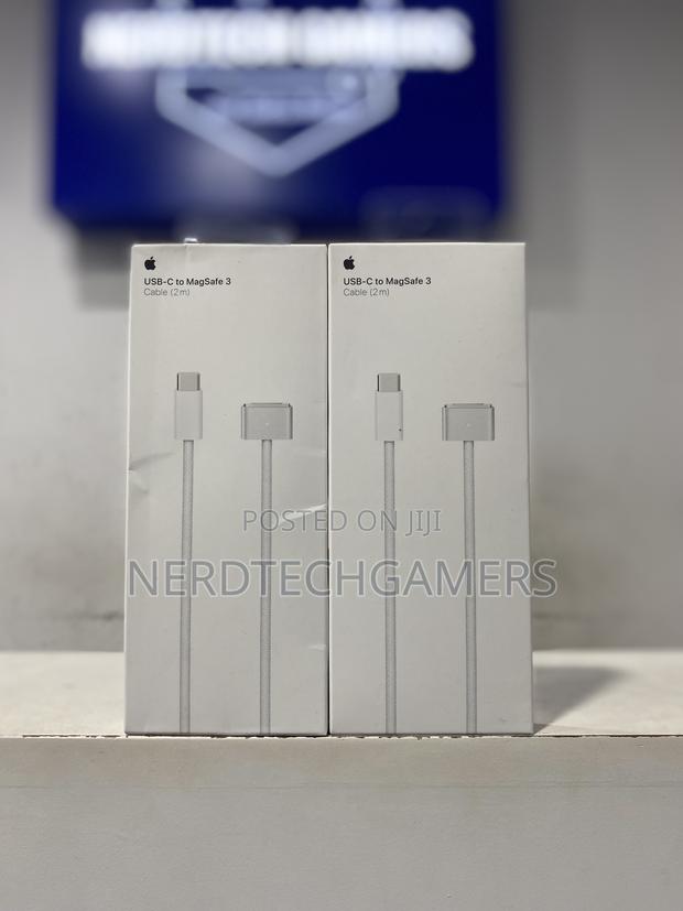 Apple USB-C to Magsafe 3 Cable (2 M) · Photo 3