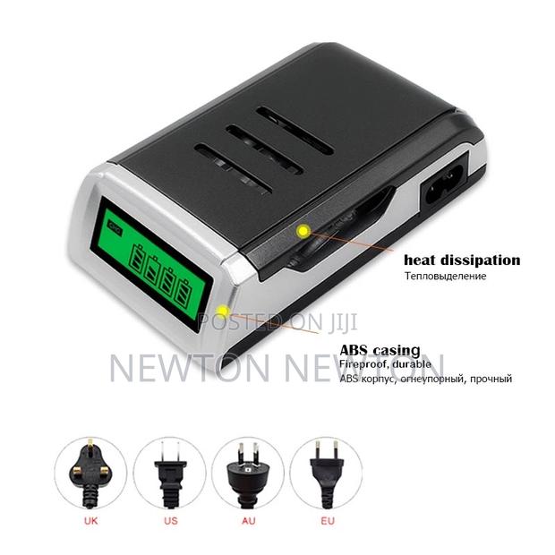 Digital Battery Charger photo 2
