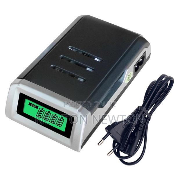 Digital Battery Charger photo 3