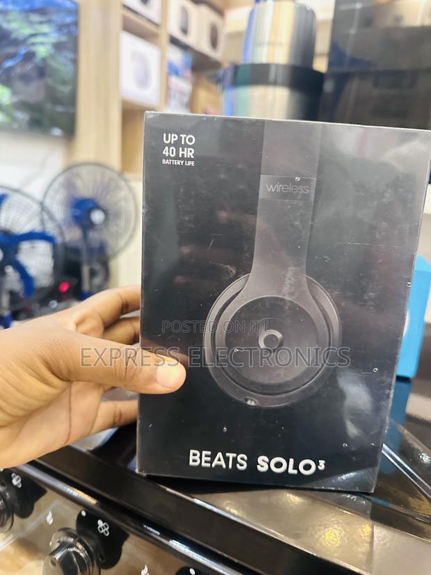 Shop for the New Beat Solo 3 Headphones · Photo 2