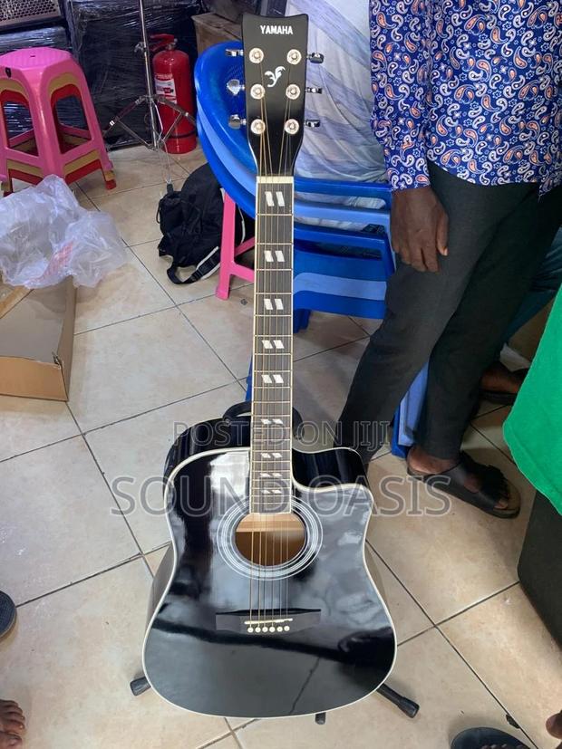 Yamaha Semi-Acoustic Guitar (Black) · Photo 4