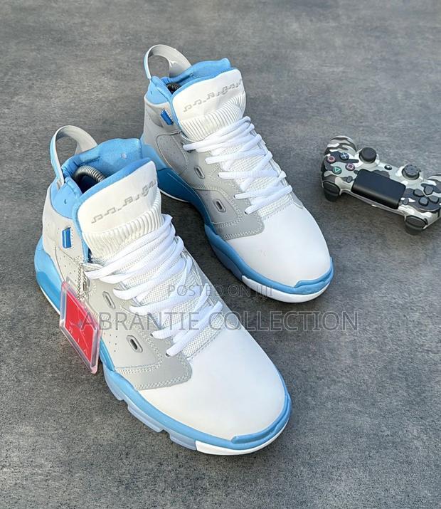 Air Jordan 6 University Blue · Photo 4
