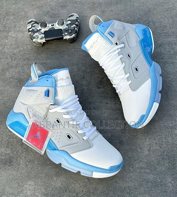 Air Jordan 6 University Blue · Photo 3