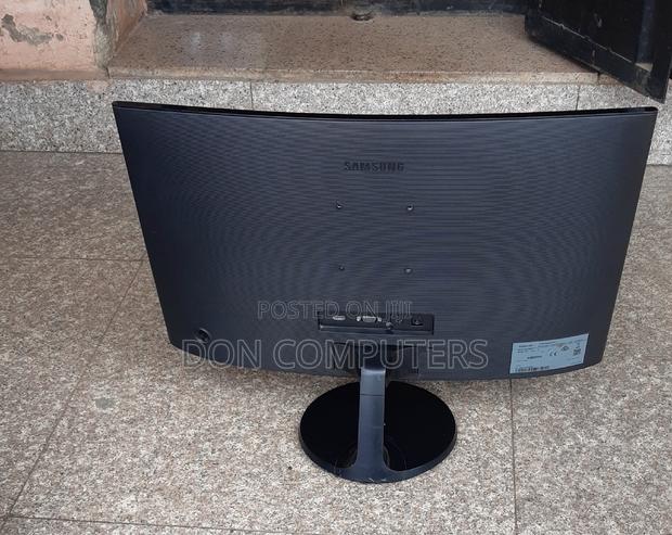 Samsung 24 Inches Curved Monitor photo 2