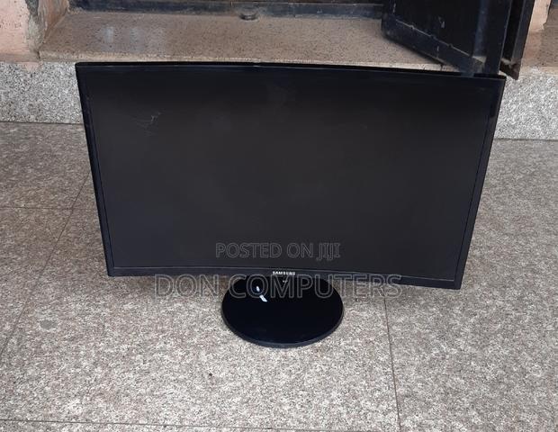 Samsung 24 Inches Curved Monitor photo 3