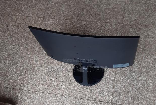 Samsung 24 Inches Curved Monitor photo 4