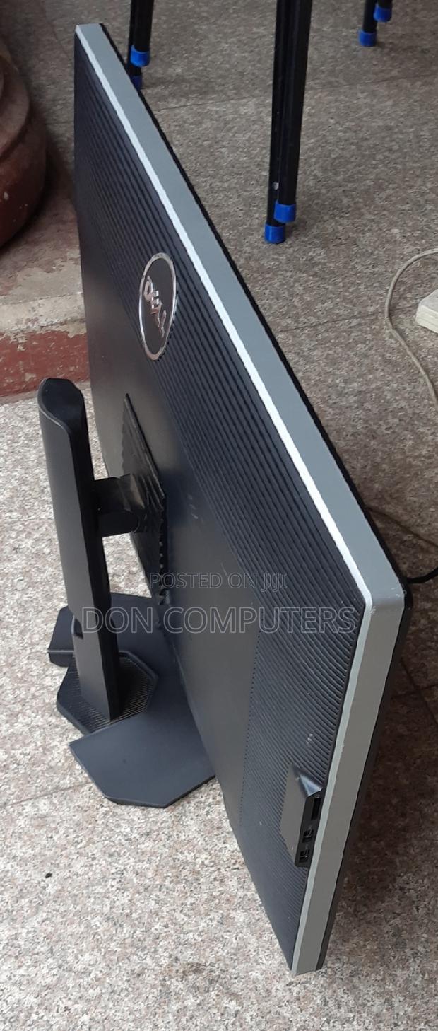 Dell 30 Inches Ultrasharp QHD IPS Monitor photo 3
