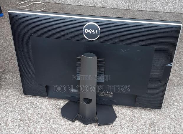 Dell 30 Inches Ultrasharp QHD IPS Monitor photo 2