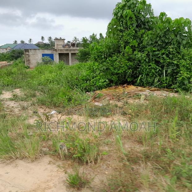 Half Plot for Sale at West Fijia · Photo 3