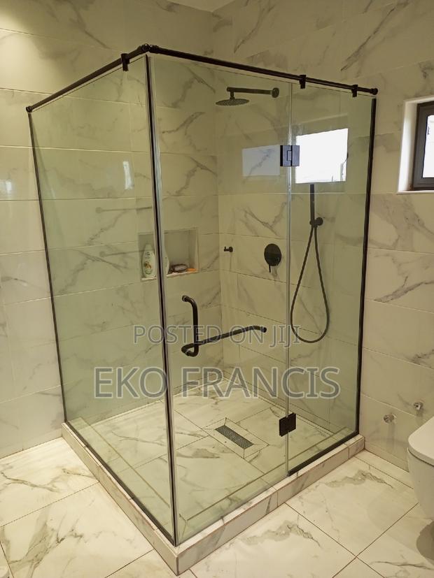Cubic Shower Partition Glass · Photo 4