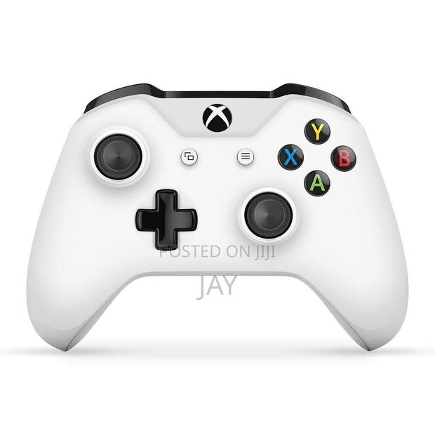 Xbox Series X Controllers · Photo 3