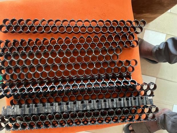 18650 Batteries Spacer Holders · Photo 4