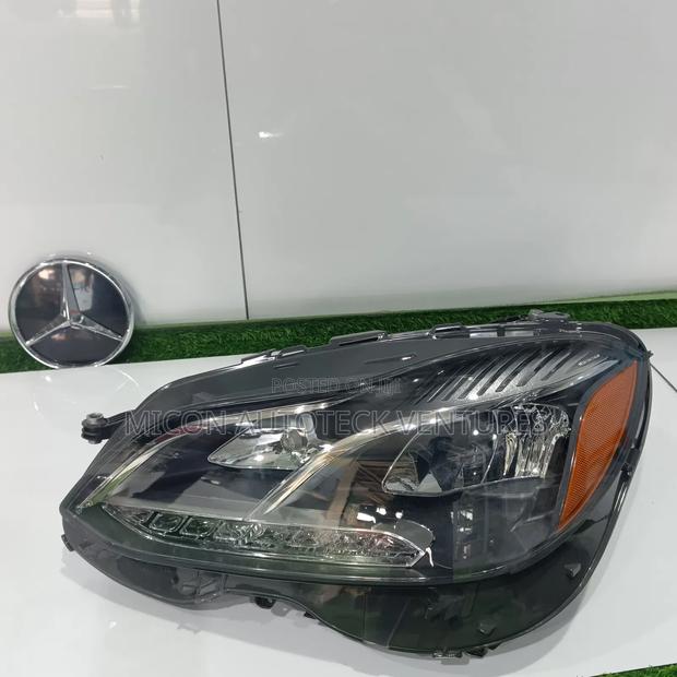Mercedes Benz E300 Headlights photo 3