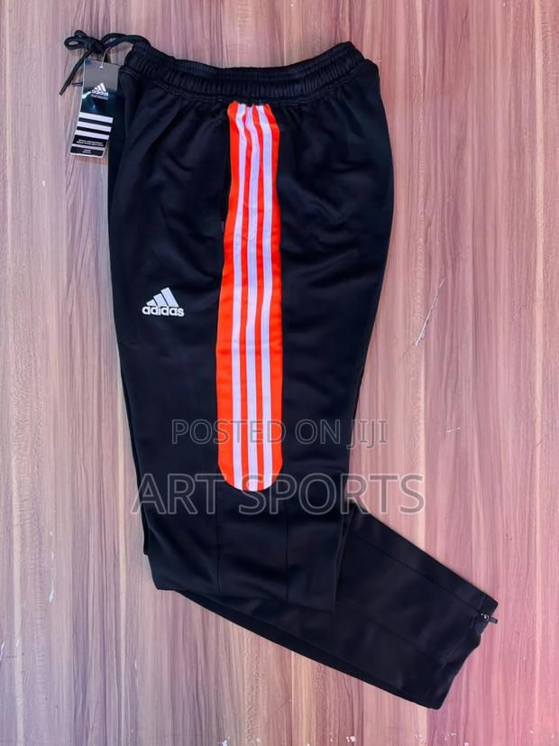 Adidas Joggers · Photo 3