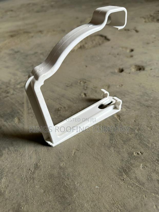 Outside Gutter Hanger, Rain Gutters Accessories · Photo 4