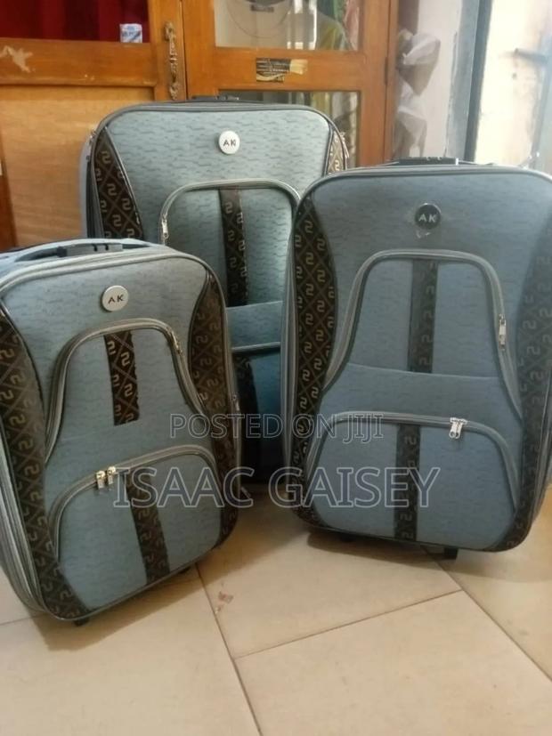 3set Quality Material Luggages · Photo 1