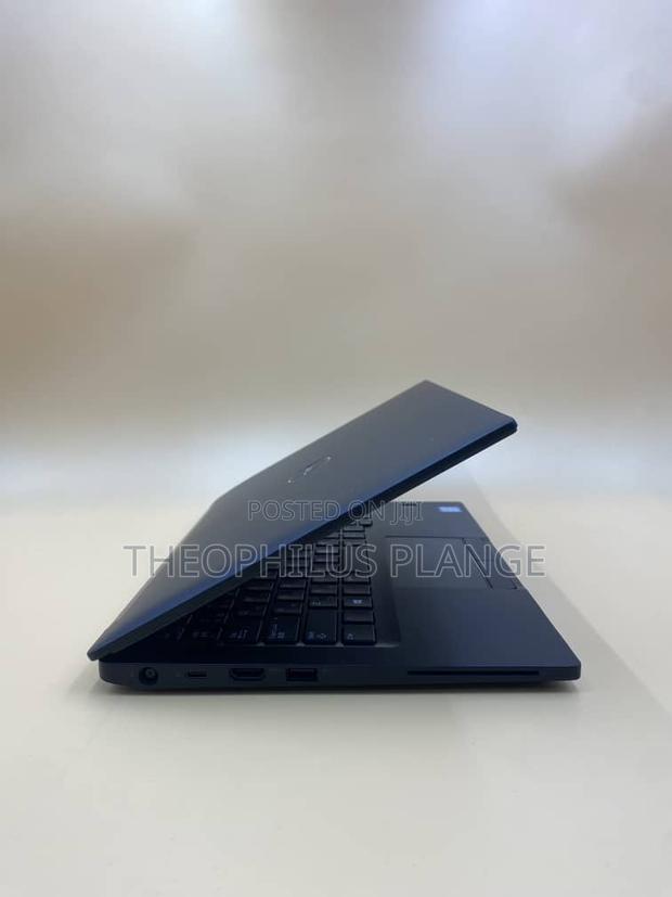 New Laptop Dell Latitude 7390 8GB Intel Core I7 SSD 256GB · Photo 4
