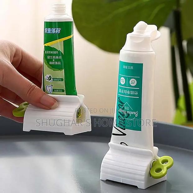Toothpaste Squeezer Holder · Photo 4
