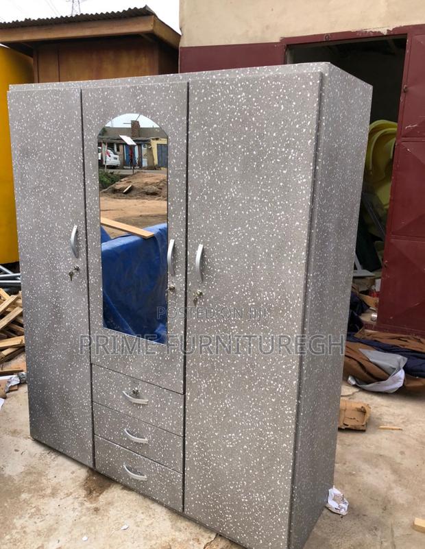 3 in 1 Wardrobe With Dressing Mirror photo 2