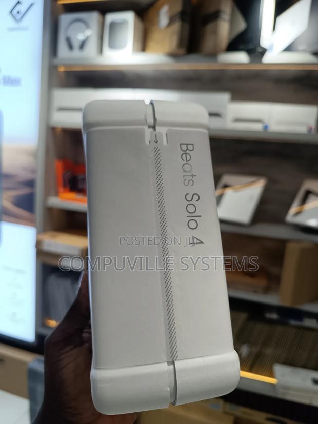 All New Beats Solo 4 · Photo 2