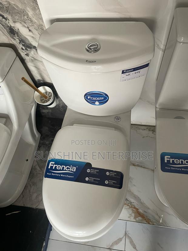 Water Closet, Frencia Big Tank , Press Top · Photo 3