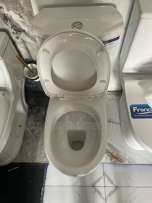 Water Closet, Frencia Big Tank , Press Top · Photo 4