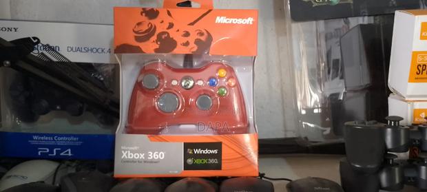 Xbox 360 Controllers · Photo 1