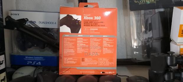 Xbox 360 Controllers · Photo 2