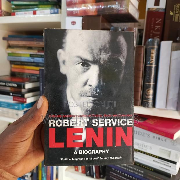 Lenin: A Biography · Photo 2