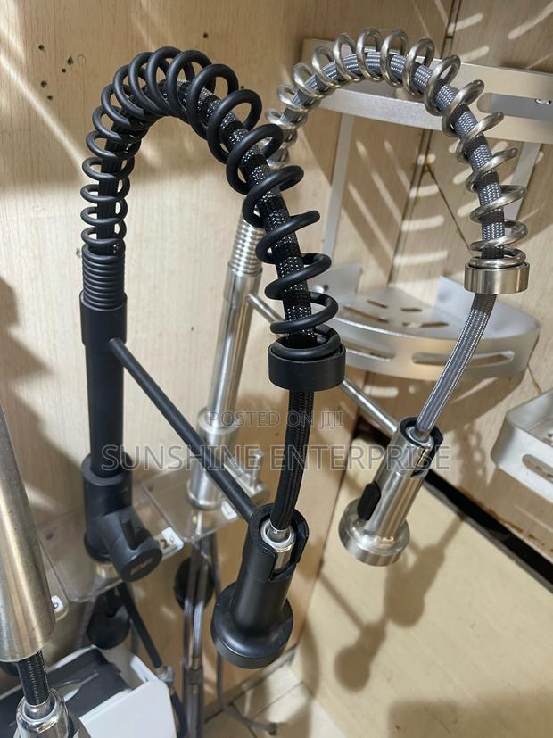 Spring Pull Out Hot And Cold Kitchen Sink Tap · Photo 2