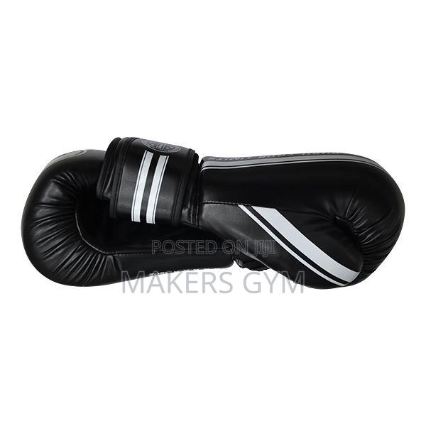 Boxing Glove (With a Grip Cord ) · Photo 3