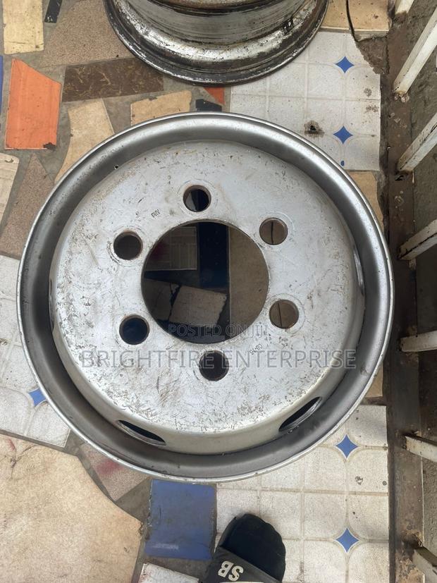 Car Rims Homeused Available photo 2