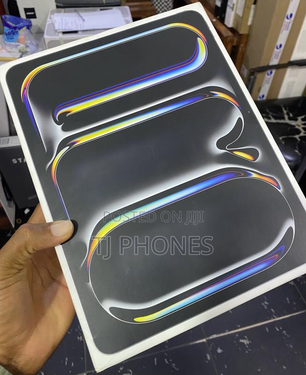 New Apple iPad Pro 13 (2024) 256 GB Gray · Photo 4