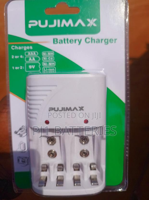 Battery Charger · Photo 3
