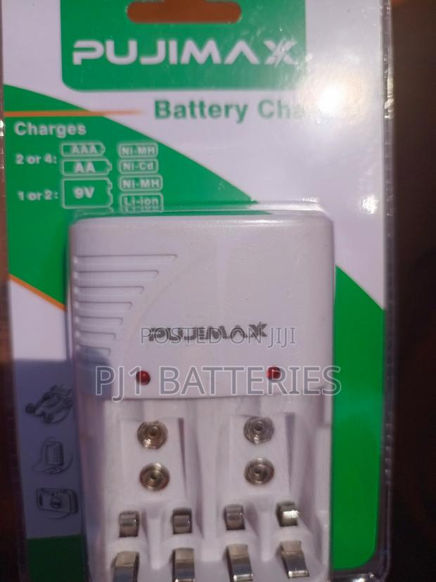 Battery Charger · Photo 4