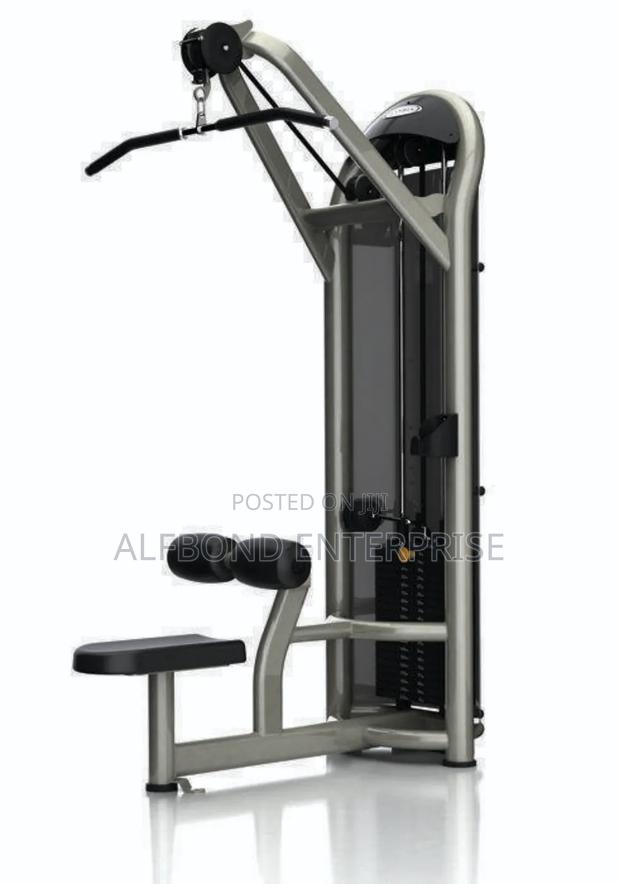 Commercial Lat Pull Down Machine · Photo 4