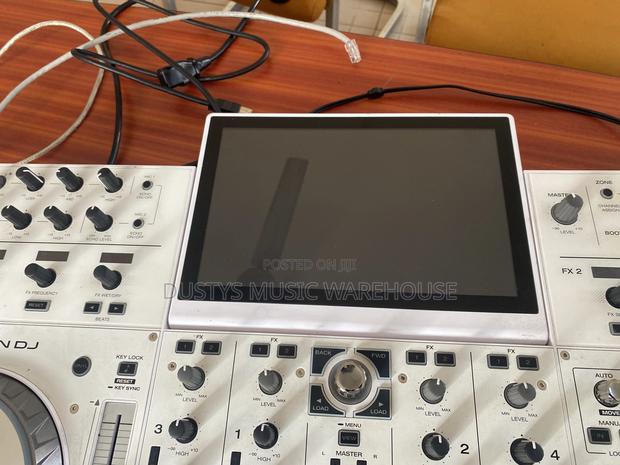 Denon Prime 4 DDJ DJ All in One Controller photo 3