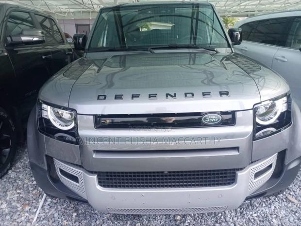 Land Rover Defender V8 2023 Silver