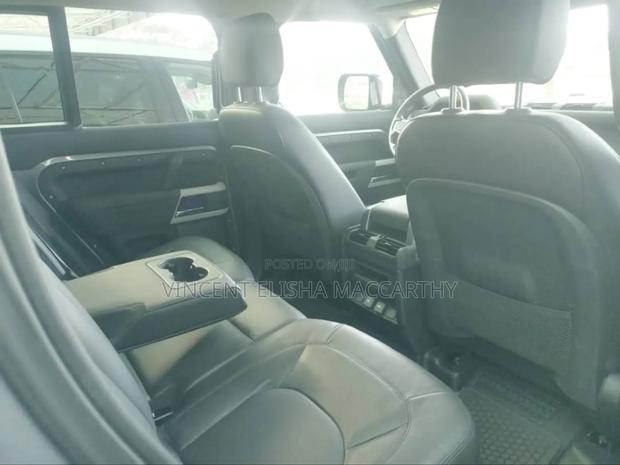 Land Rover Defender V8 2023 Silver