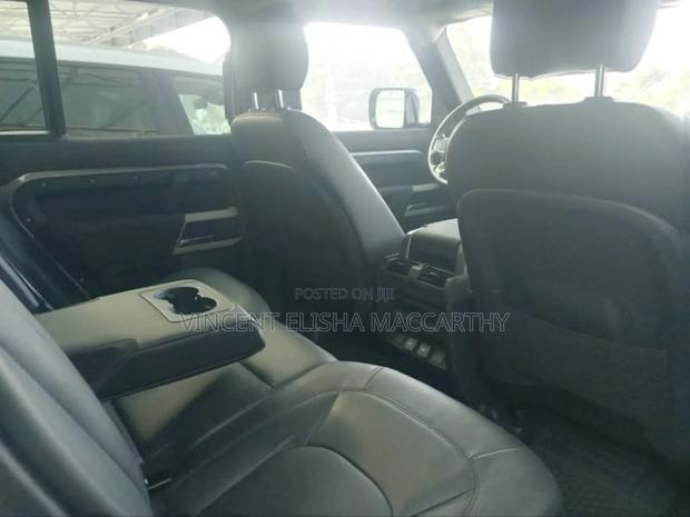 Land Rover Defender V8 2023 Silver