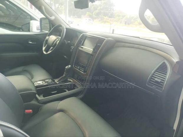 Infiniti QX80 Luxe 2021 Gray