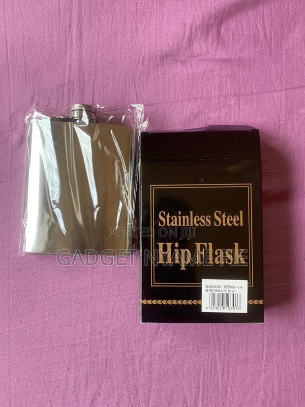 Portable Stainless Steel Hip Flask · Photo 3