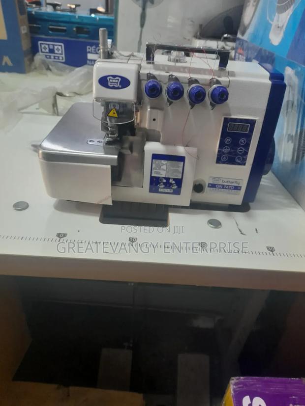 Brandnew 4 Thread Digital Industrial Knitting Machine · Photo 3