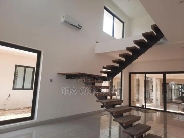 4bdrm House in Amrahia, Adenta for sale