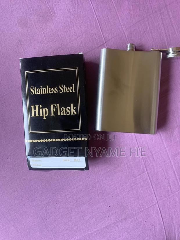Stainless Steel Hip Flask 8oz · Photo 4