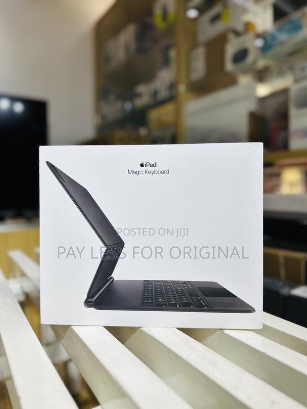 Brand New Magic Keyboard 12.9 Inches · Photo 4